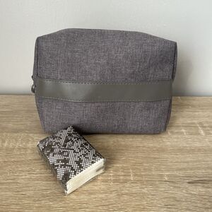 Bvlgari Parfums Emirates Travel Tolietries Bag Grey Zippered With Tissue